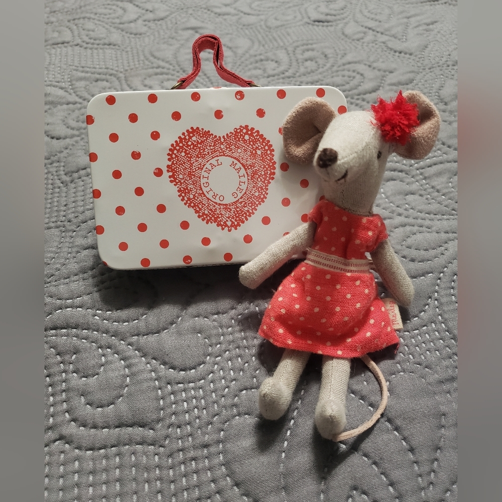 Maileg Big Sister with Suitcase (RETIRED/RARE)